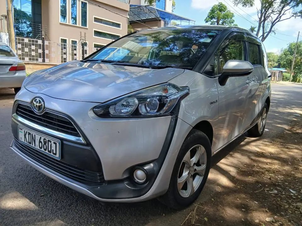 TOYOTA SIENTA HYBRIDFOR SALE (3).webp