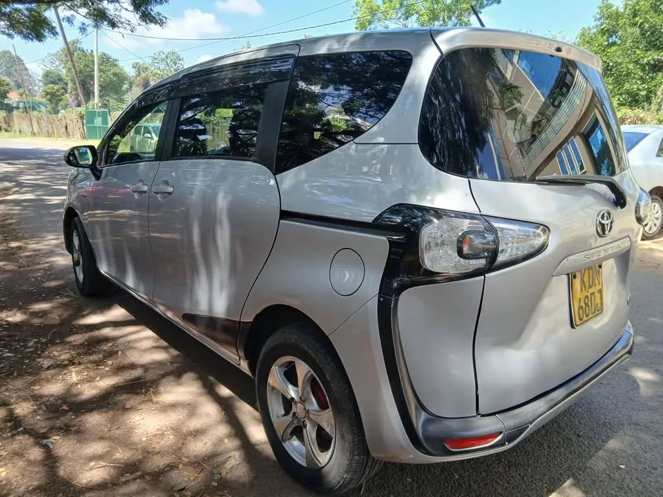 TOYOTA SIENTA HYBRIDFOR SALE (4).webp