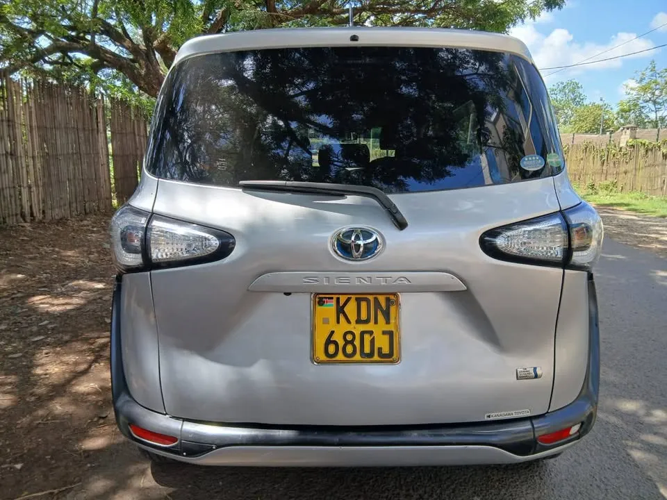 TOYOTA SIENTA HYBRIDFOR SALE (8).webp