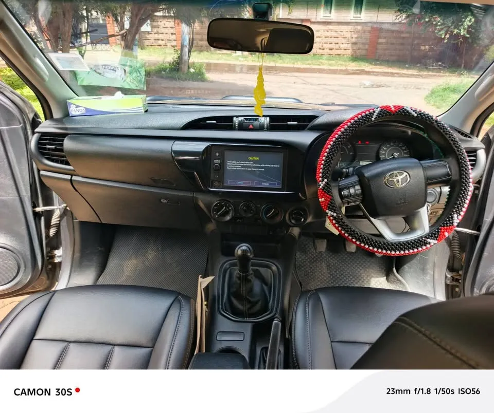 TOYOTA HILUX FOR SALE (5).webp