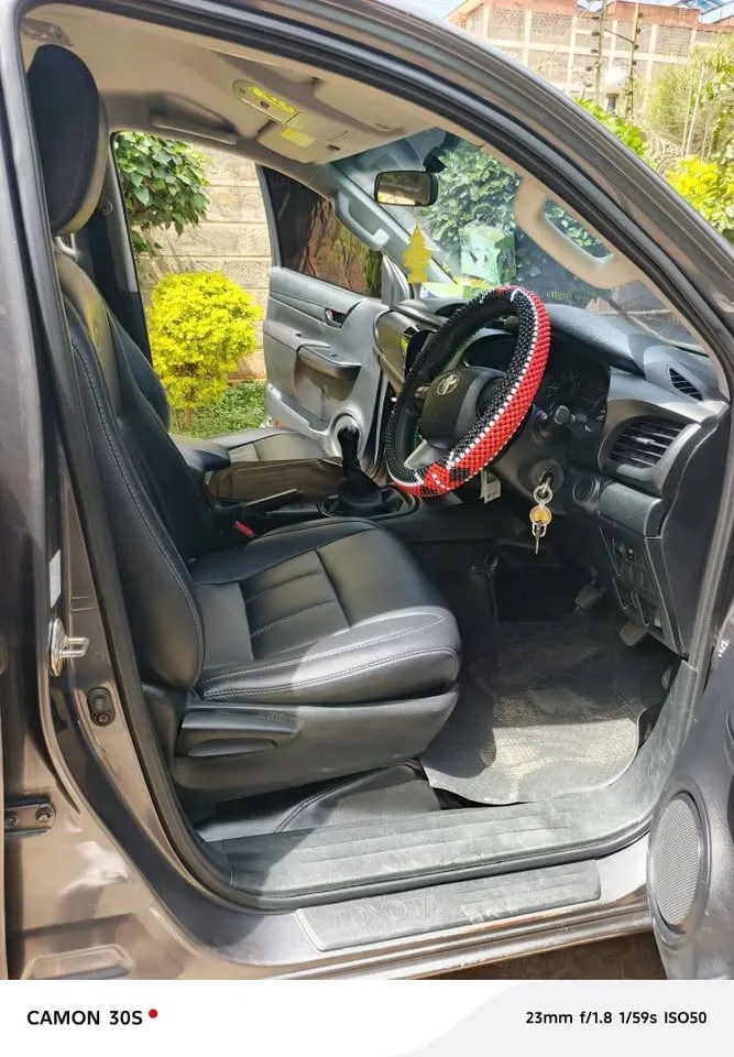 TOYOTA HILUX FOR SALE (3).webp