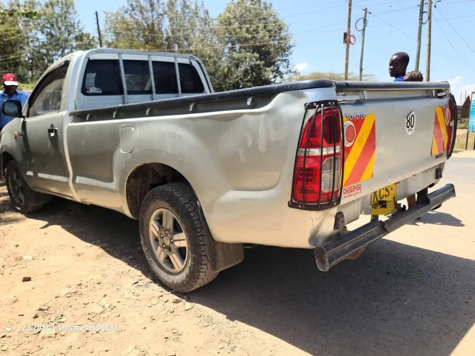 TOYOTA HILUX  FOR SALE (5).webp