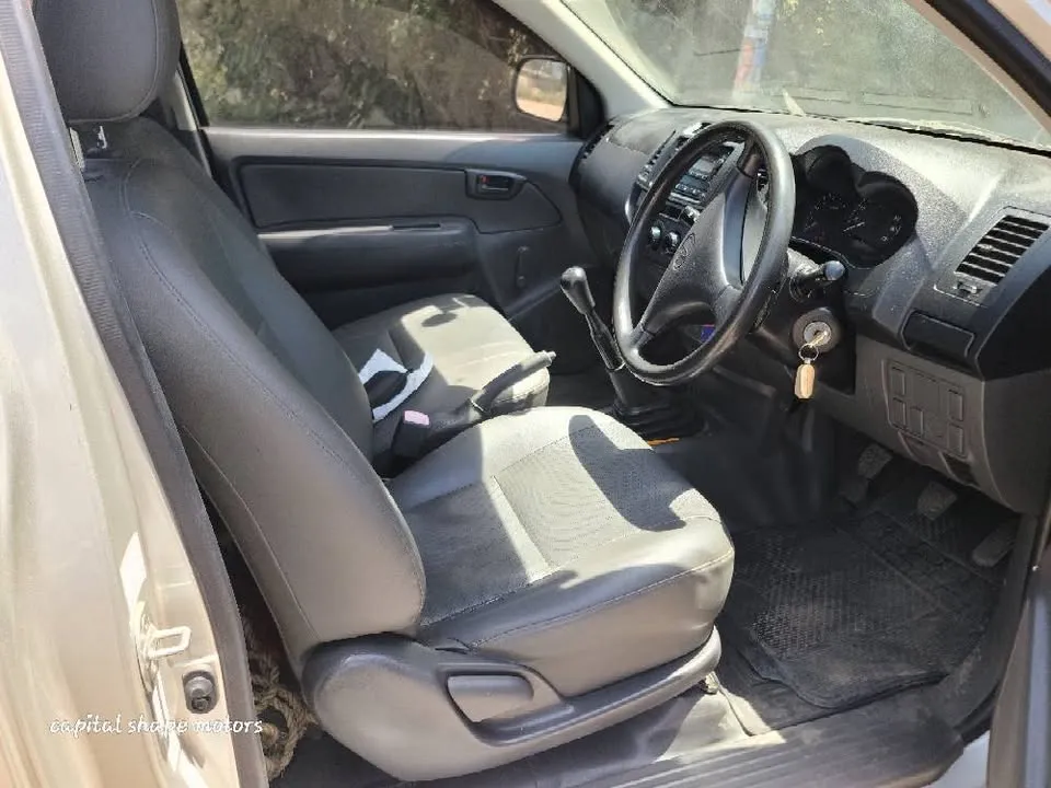 TOYOTA HILUX  FOR SALE (7).webp
