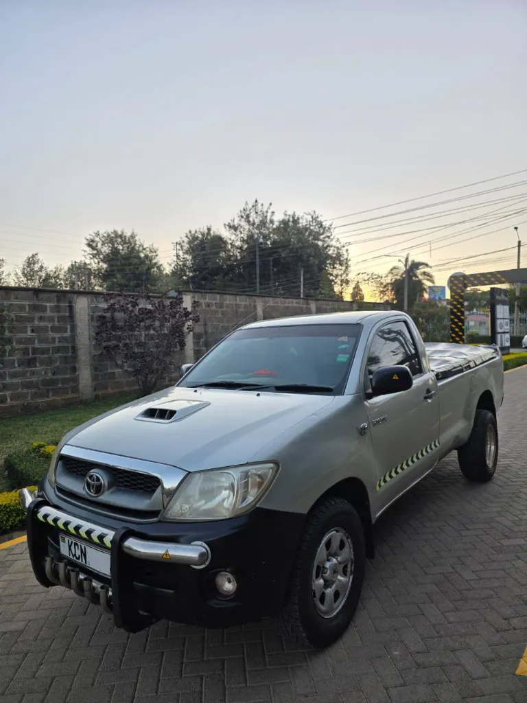 Toyota Hilux Pickup 2012 for sale (4).webp