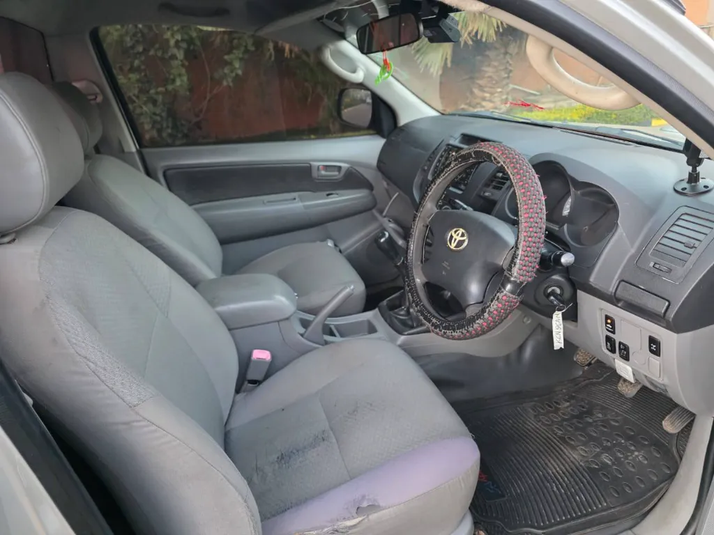 Toyota Hilux Pickup 2012 for sale (2).webp