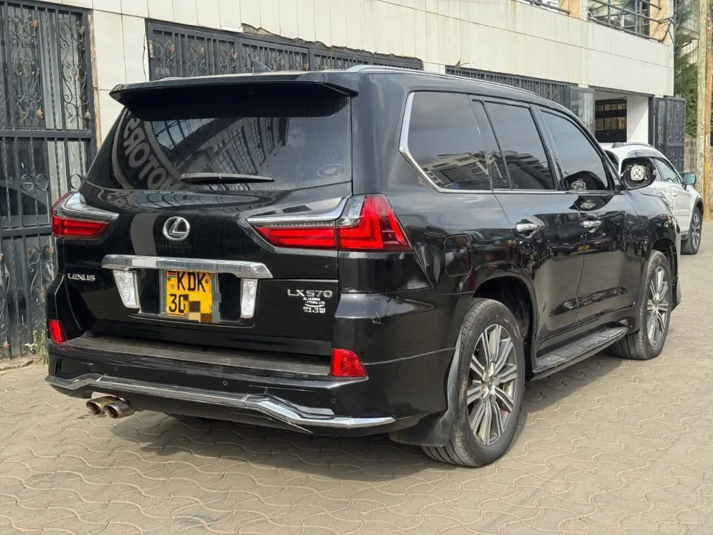 Lexus LX570 2016 for sale (3).webp