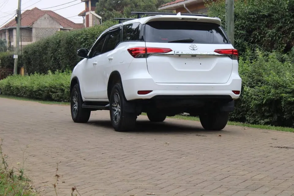 TOYOTA FORTUNER 2019 FOR SALE (18).webp