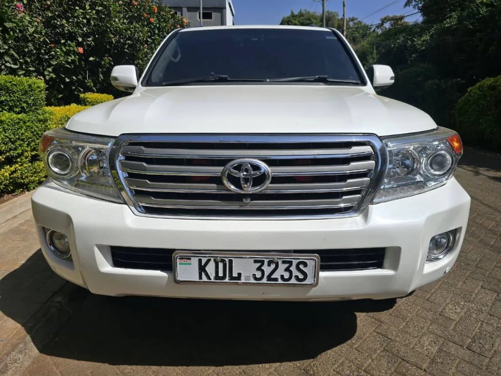 Toyota Land Cruiser 200 Series  2015 (9).webp