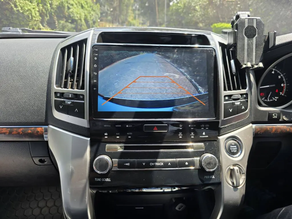 Toyota Land Cruiser 200 Series  2015 (2).webp