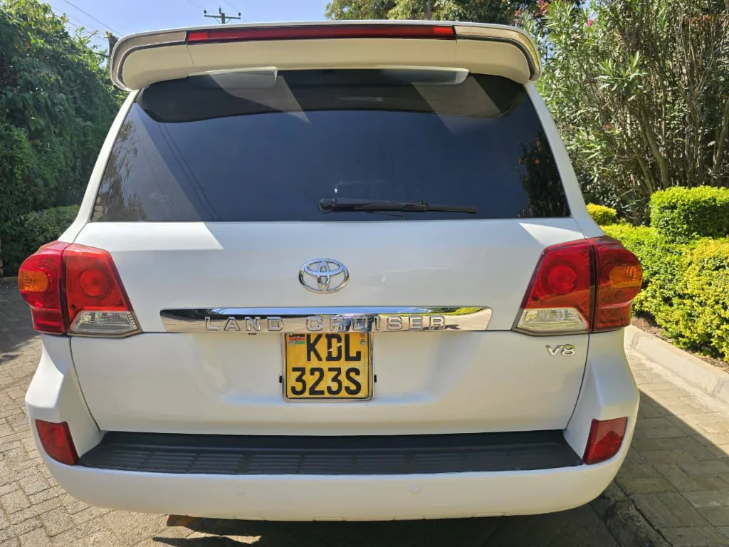 Toyota Land Cruiser 200 Series  2015 (3).webp