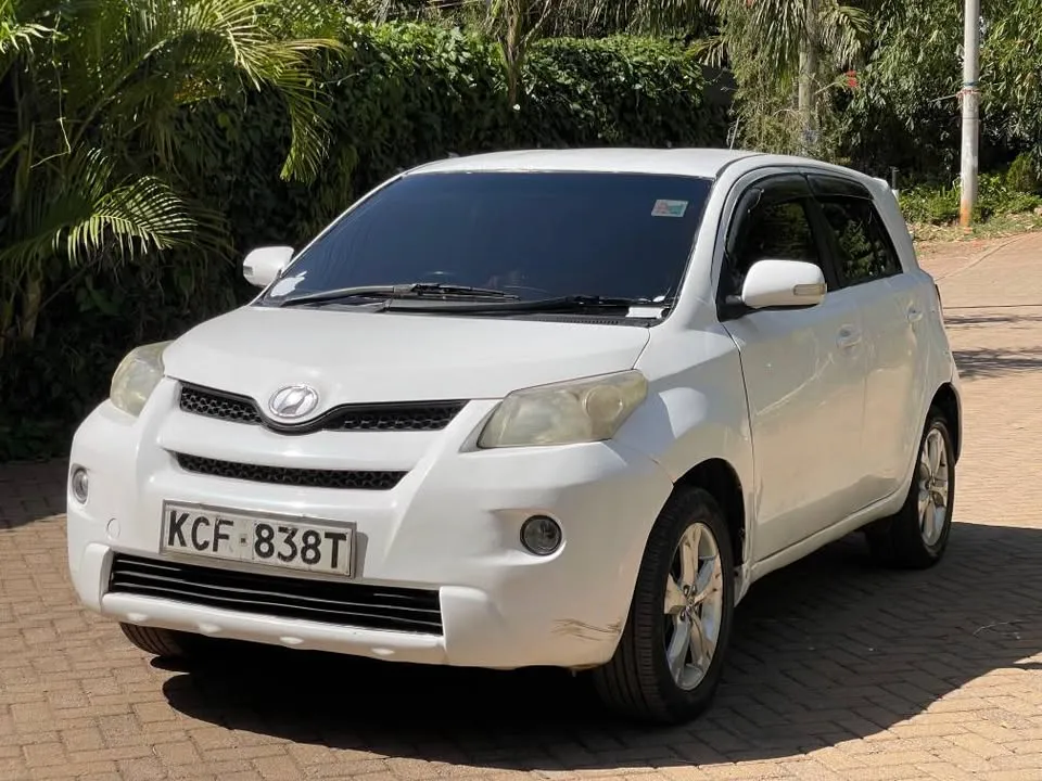 TOYOTA  IST:^^12/01/2026