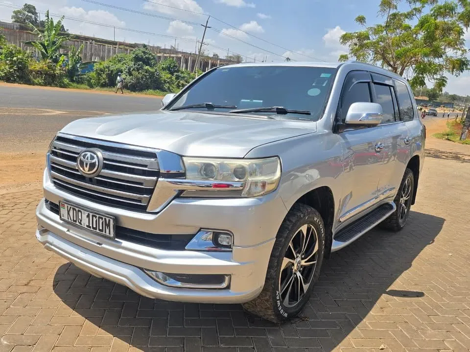 LANDCRUISER LC200 :^^12/01/2026