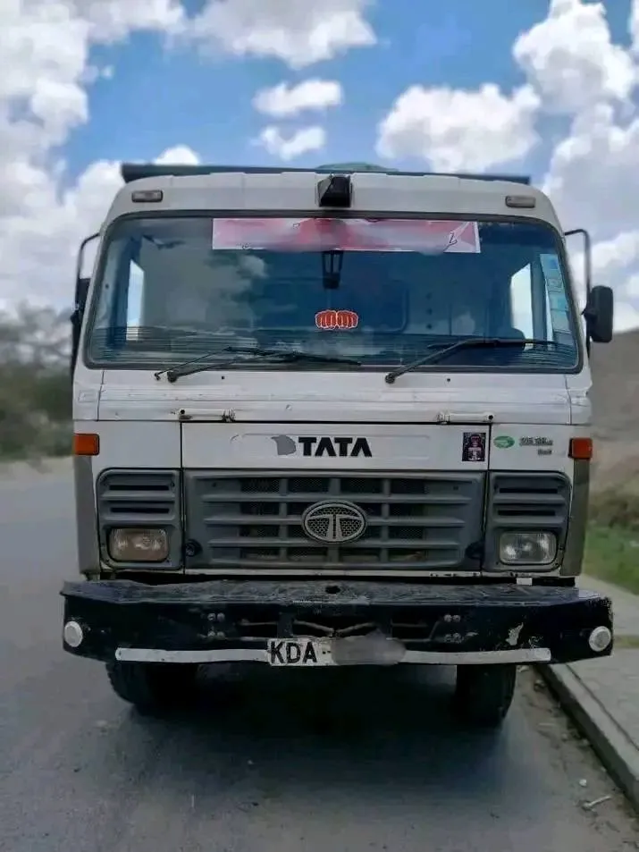 TATA 2518 BOGIE TIPPER:^^13/01/2026